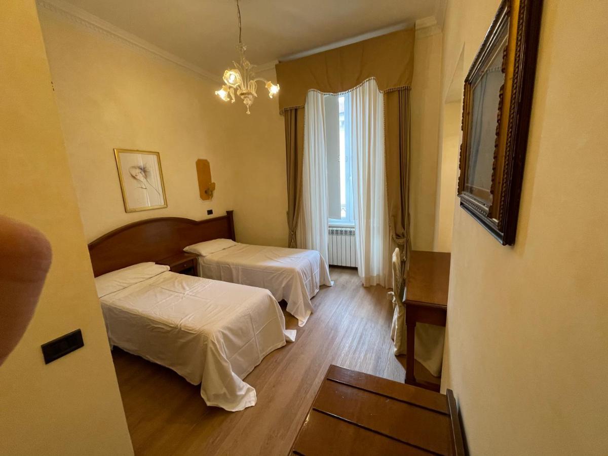 Le Petit Real Hotel Rome Exterior photo