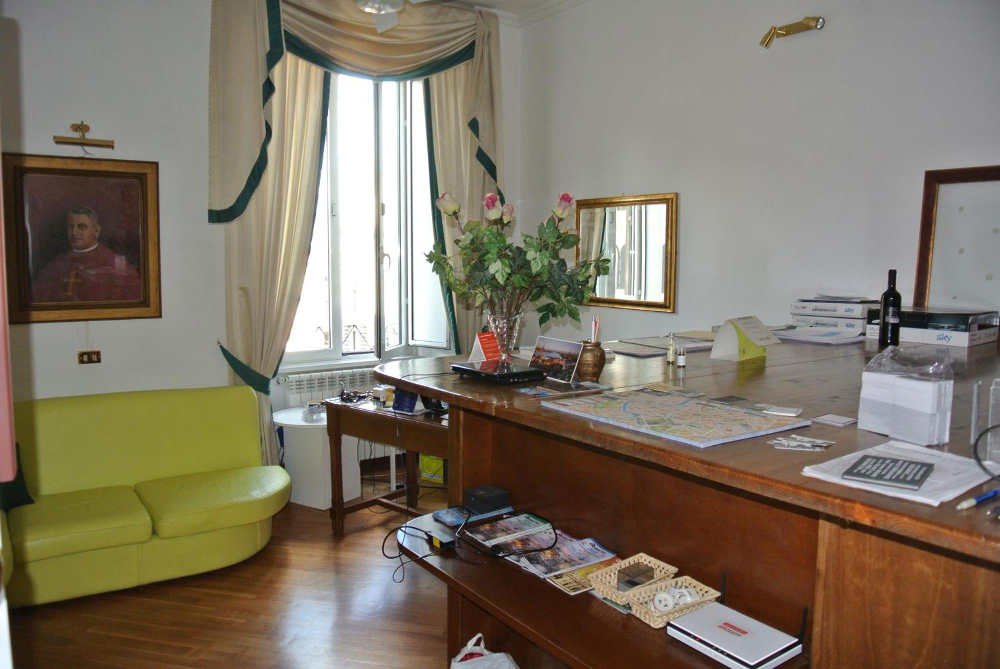 Le Petit Real Hotel Rome Exterior photo