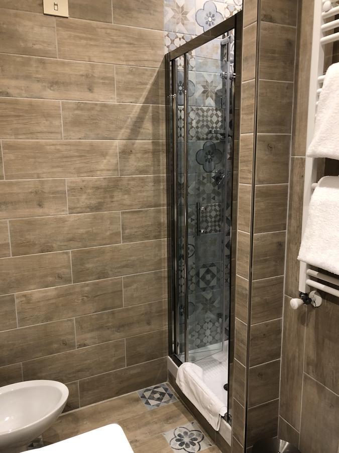 Le Petit Real Hotel Rome Exterior photo
