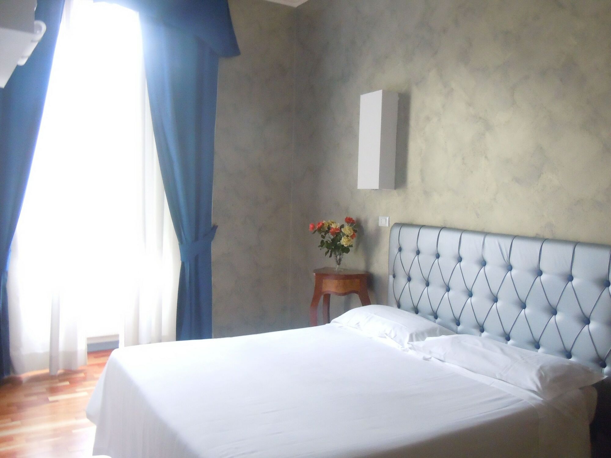 Le Petit Real Hotel Rome Exterior photo